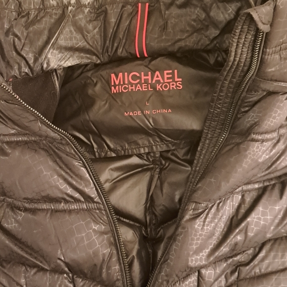 MICHAEL KORS Black Quilted Puffer Vest W/Faux Fur Trim, Removable Hoodie, Sz L - Picture 12 of 16